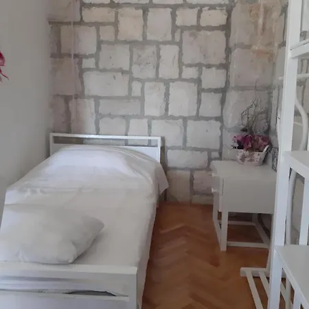 Apartment Lila Garden *