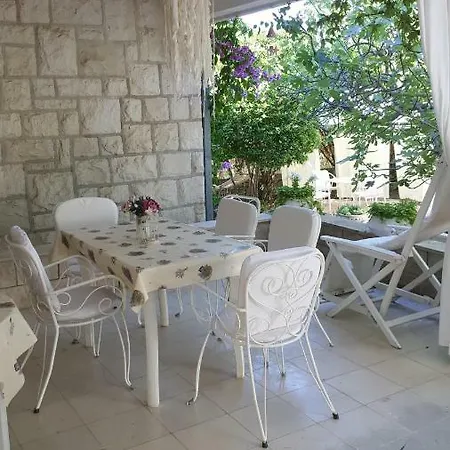 Apartment Lila Garden