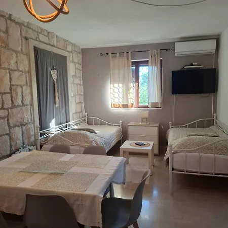 Lila Garden